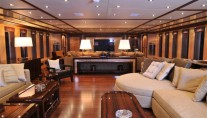 Main-Saloon - Leo